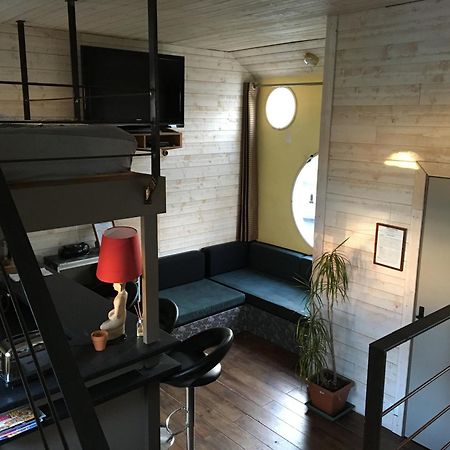 Boat For Guest Hotel Иси-ле-Мулино Стая снимка