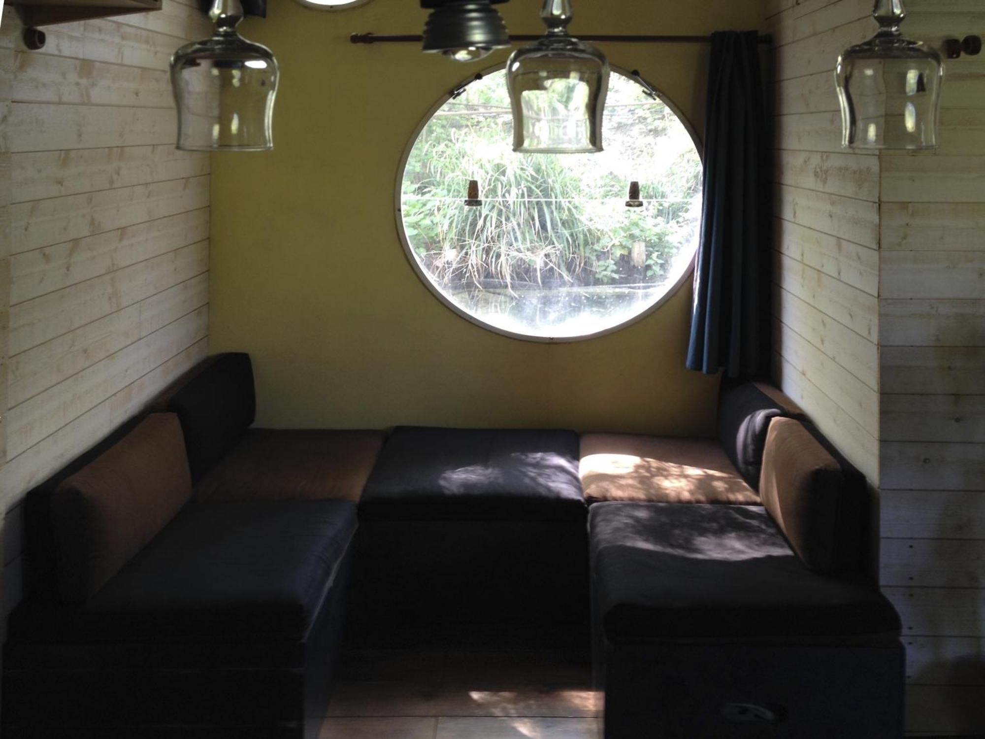 Boat For Guest Hotel Иси-ле-Мулино Стая снимка