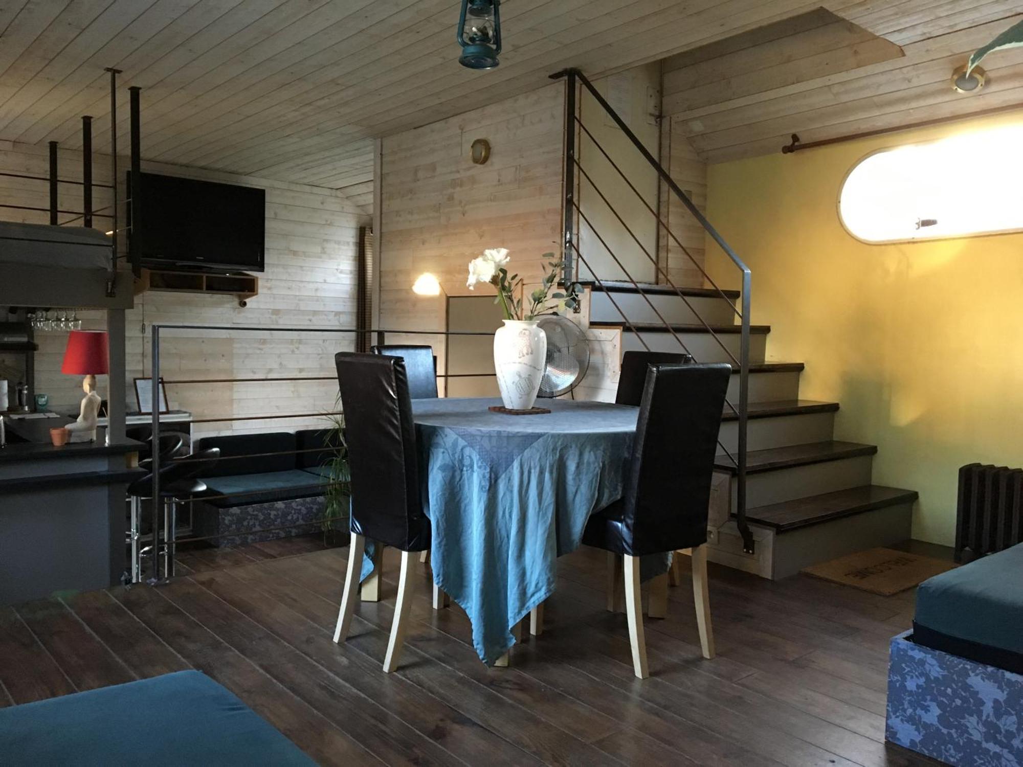 Boat For Guest Hotel Иси-ле-Мулино Стая снимка